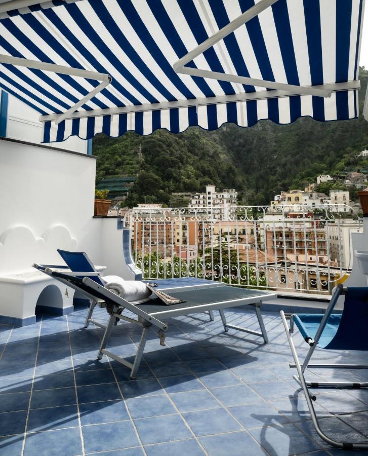 Libeccio - Apartment With Terrace And Sea View Maiori Εξωτερικό φωτογραφία