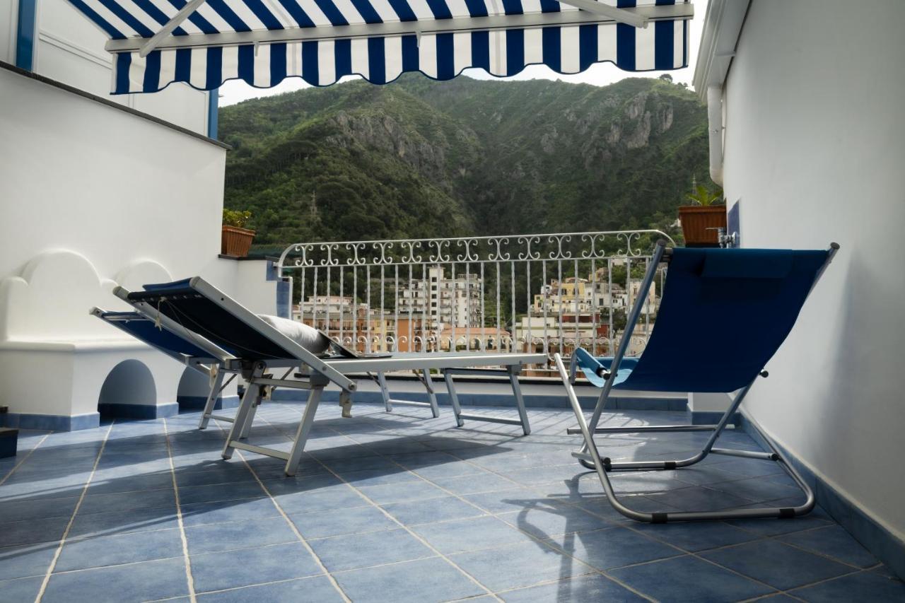 Libeccio - Apartment With Terrace And Sea View Maiori Εξωτερικό φωτογραφία